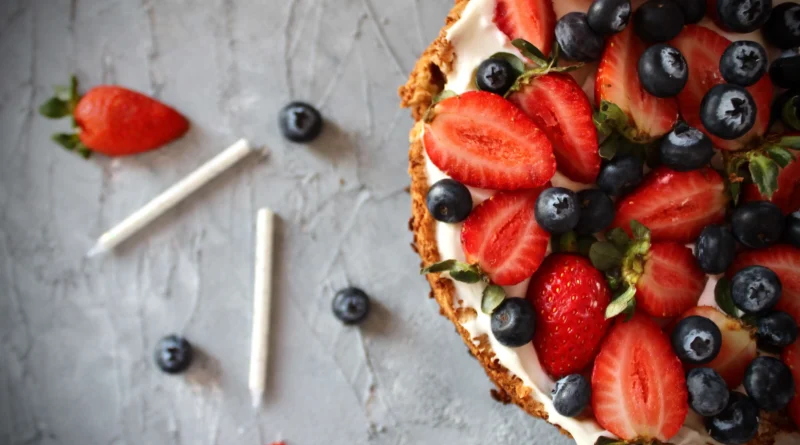 Torta de Iogurte e Frutas Vermelhas